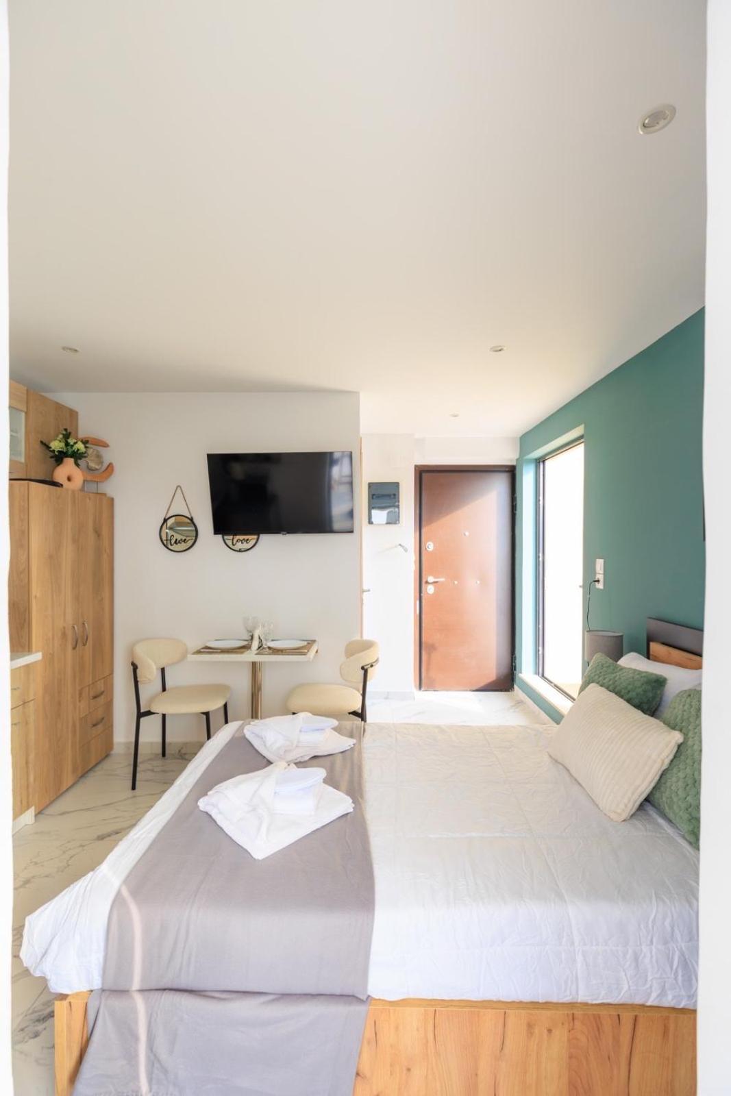 Aiolos Super Lux Jucuzzi Nea Smyrni Centre